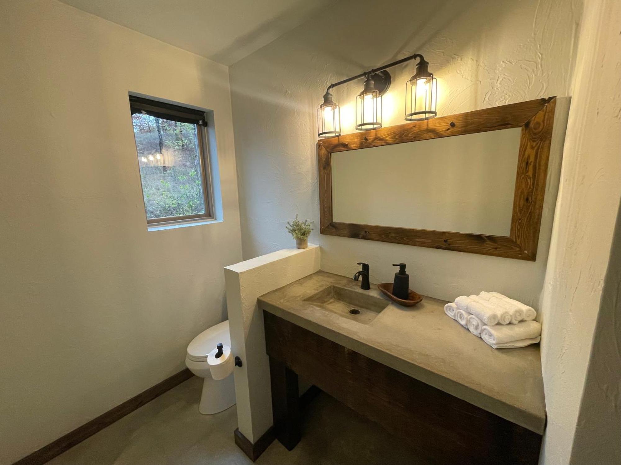 Cookson The Rocky Retreatモーテル エクステリア 写真